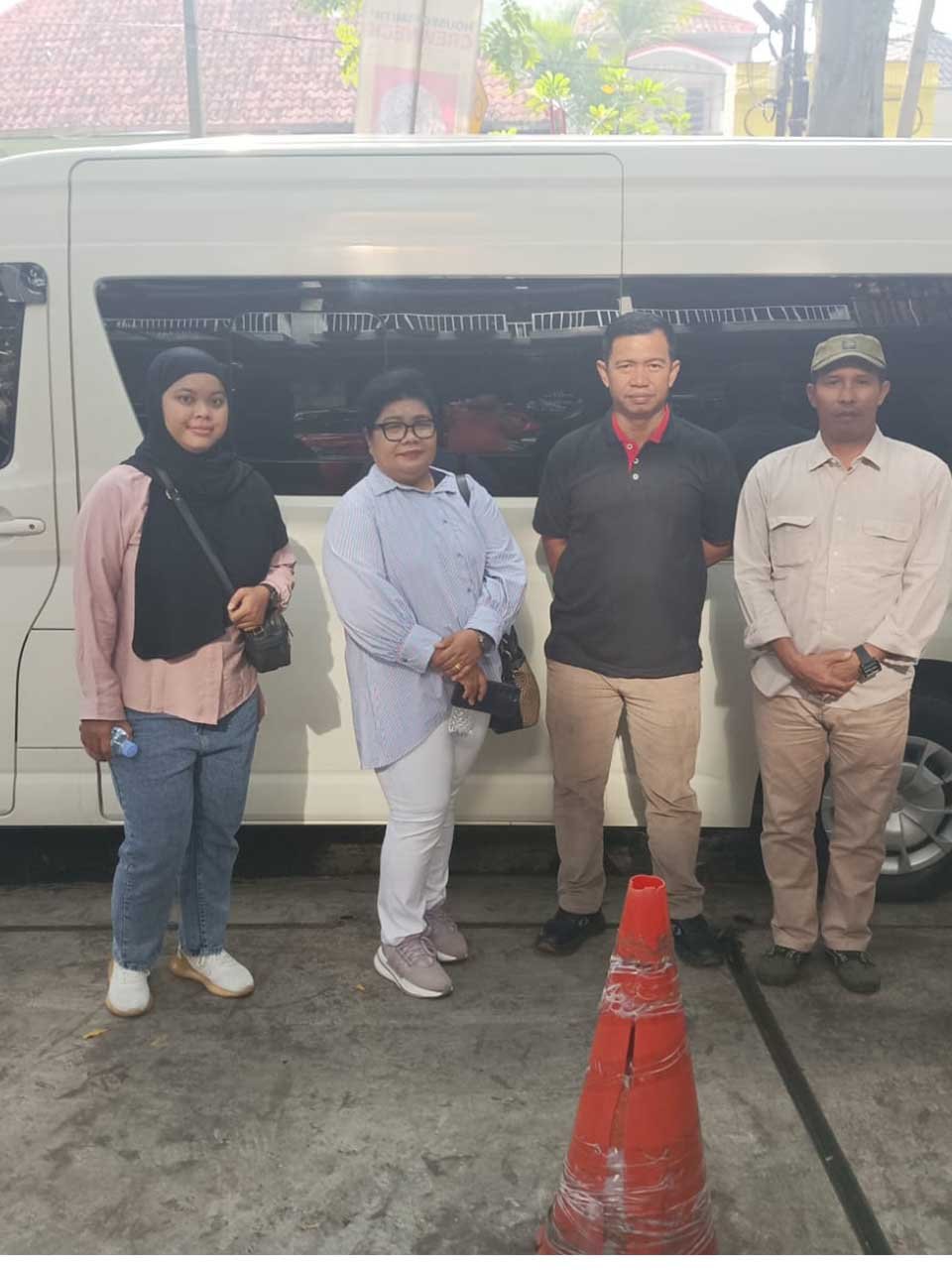 galeri sewa hiace bandung (3) galeri sewa hiace bandung (3)